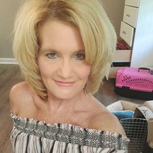 Meet your Posher, Sharon